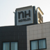 immagine_FPA Progetti_Architettura civile_NH Hotel Linate_dettaglio logo esterno